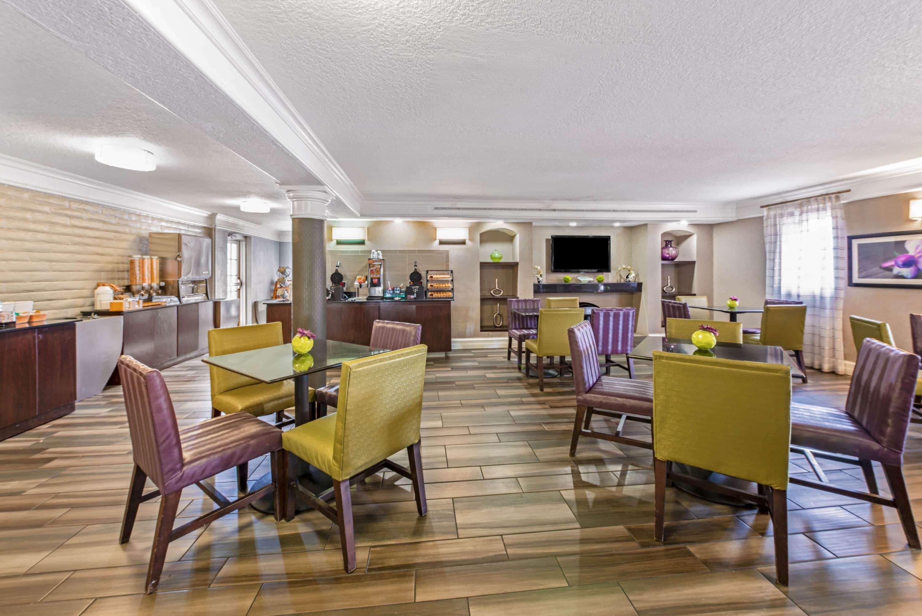 La Quinta Inn By Wyndham Miami Airport North Miami Springs Bagian luar foto