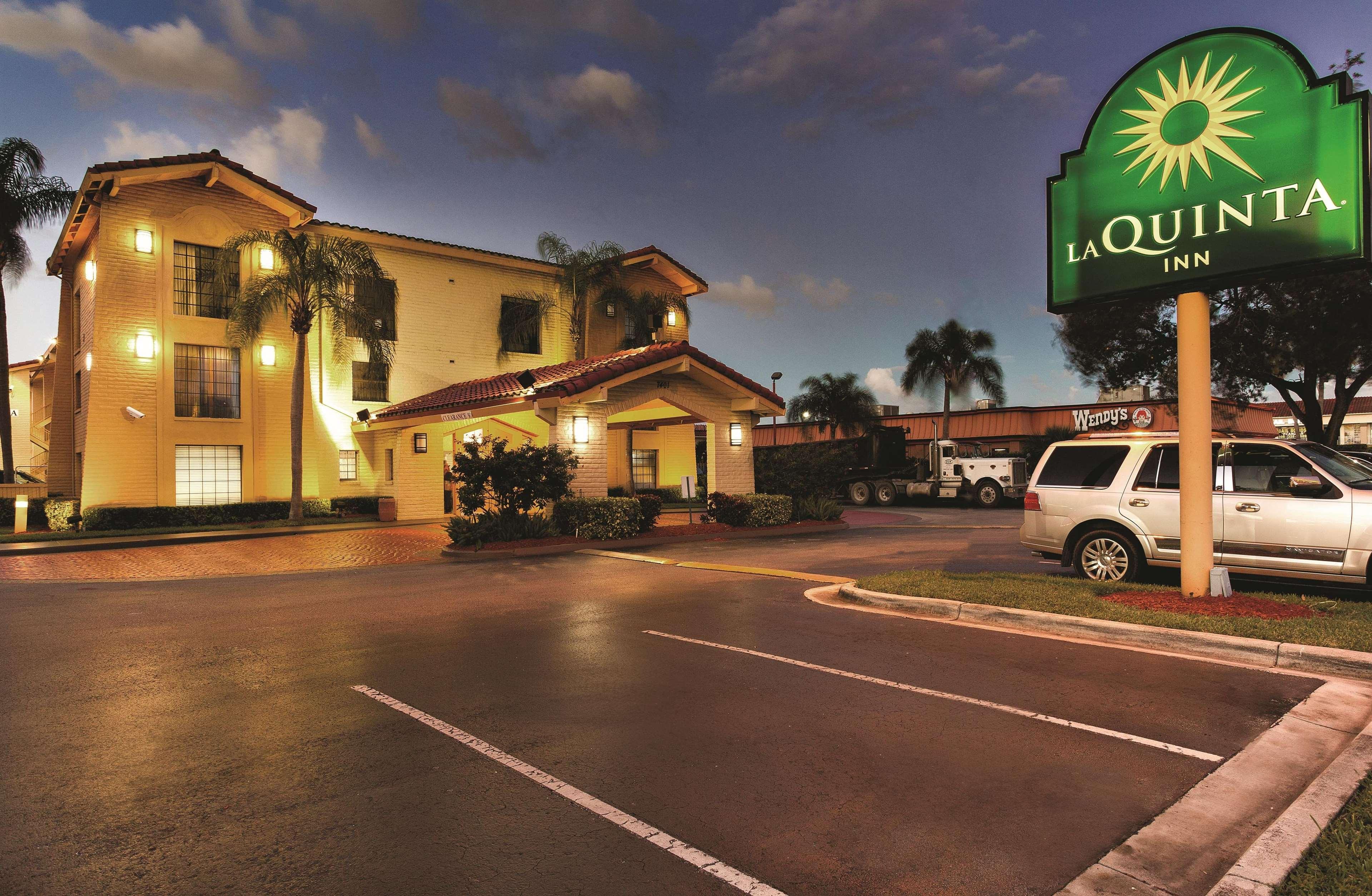 La Quinta Inn By Wyndham Miami Airport North Miami Springs Bagian luar foto
