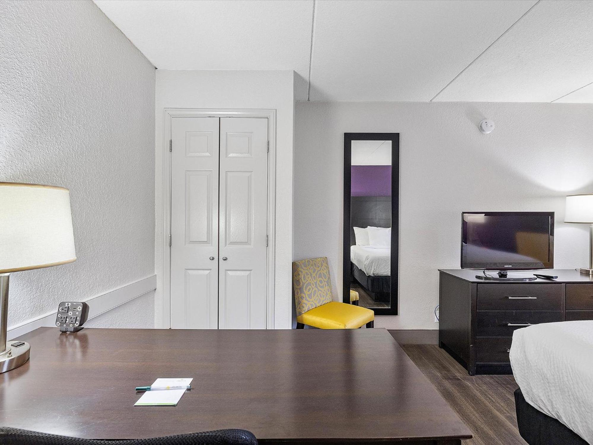 La Quinta Inn By Wyndham Miami Airport North Miami Springs Bagian luar foto