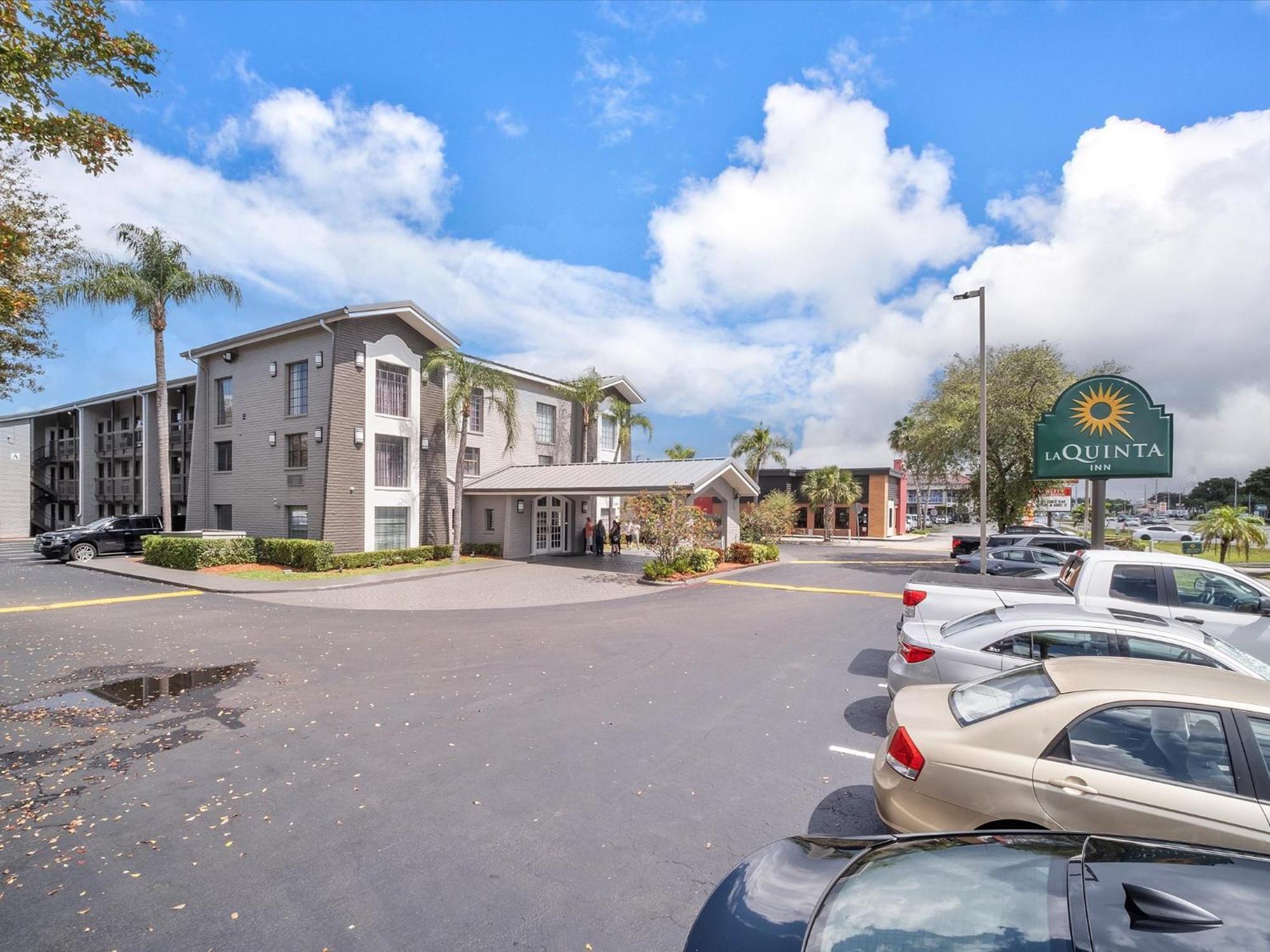 La Quinta Inn By Wyndham Miami Airport North Miami Springs Bagian luar foto