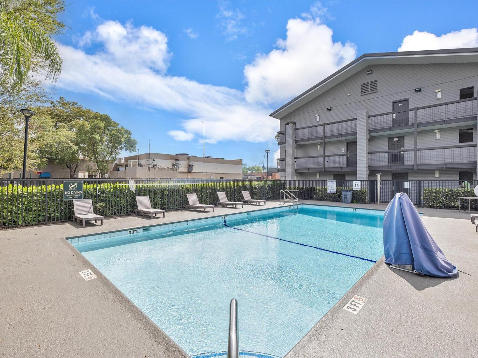 La Quinta Inn By Wyndham Miami Airport North Miami Springs Bagian luar foto