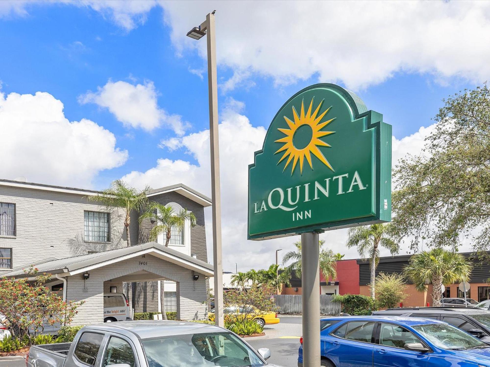 La Quinta Inn By Wyndham Miami Airport North Miami Springs Bagian luar foto